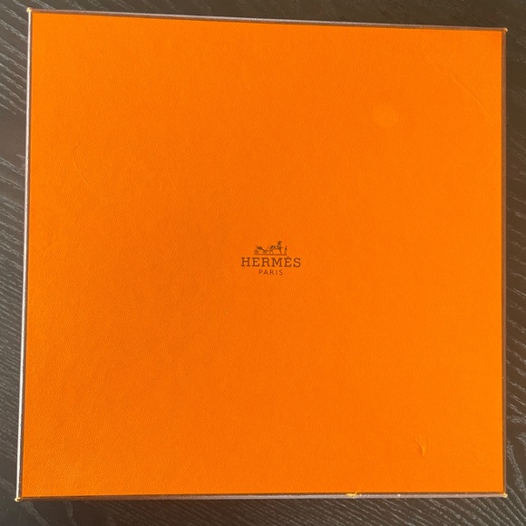 Authentic Hermes Silk Scarf Never Used - Picture 12 of 13